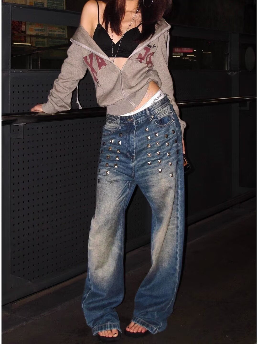 Loose-fit jeans