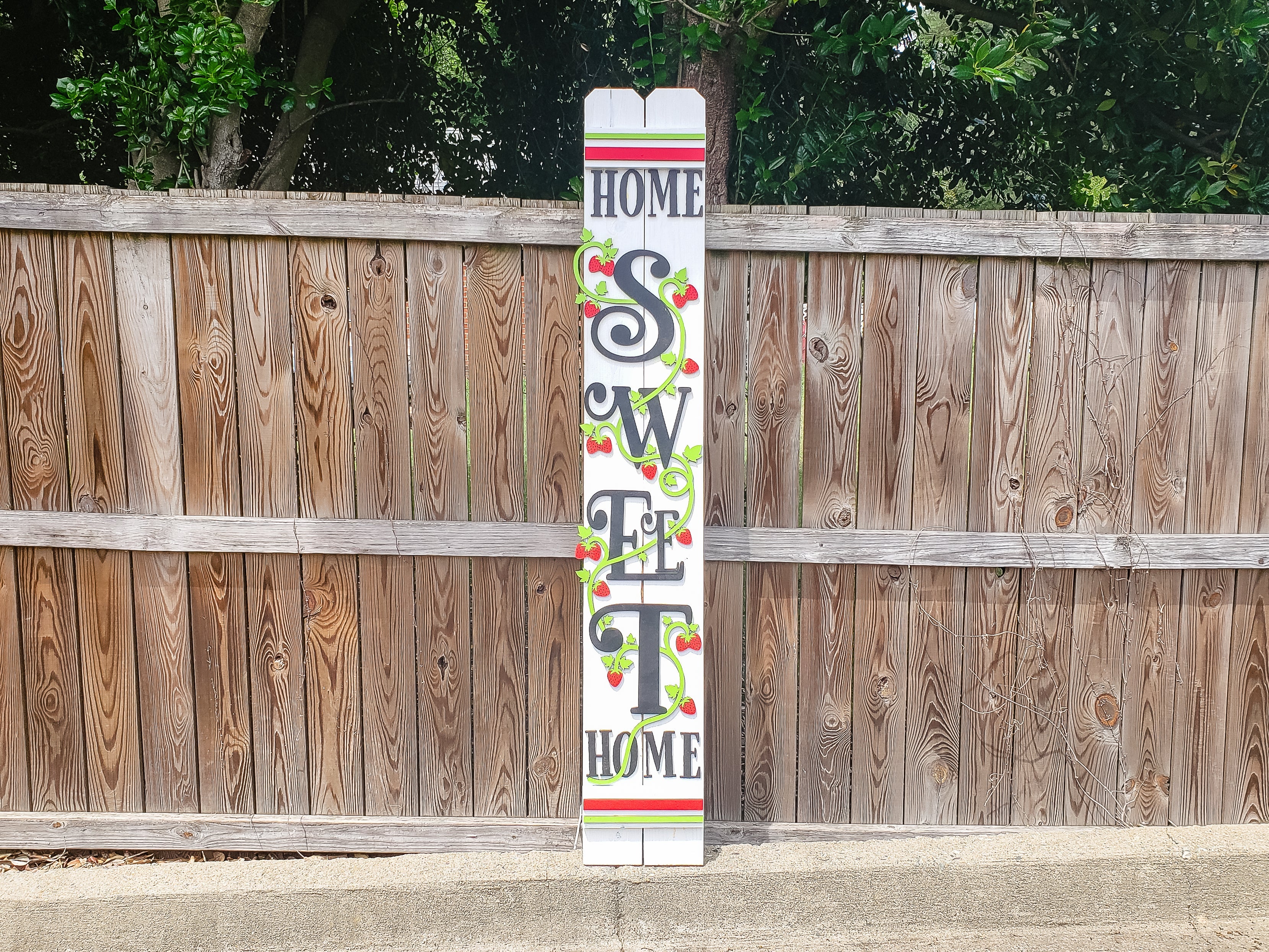 HOME Sweet HOME Strawberry DIY Vertical Porch Leaner Kit