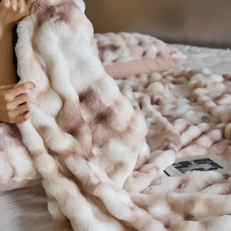 Beige & brown faux fur decorbites cozy fleece blanket bedroom throw