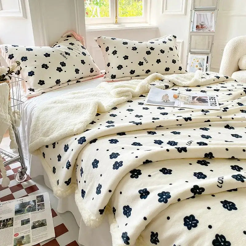 Black and white cartoon print cozy blanket bedroom sheep duvet set
