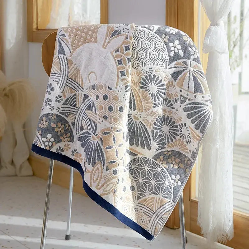 Cartoon cat and dog cotton gauze bath towel for bathroom