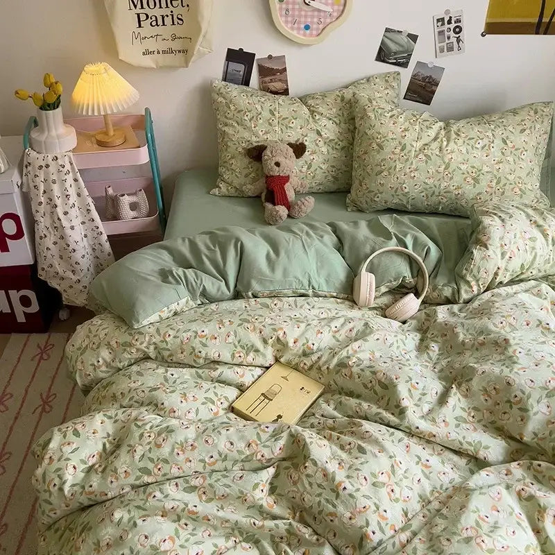 Cartoon dog printed cream comforter bedding set for bedroom