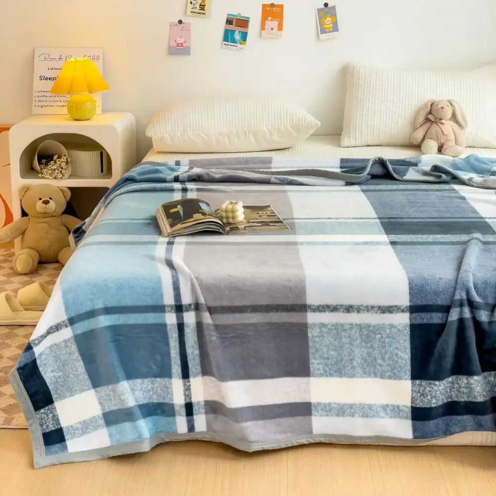 Cartoon milk velvet teddy bear blanket white floral bedroom throw