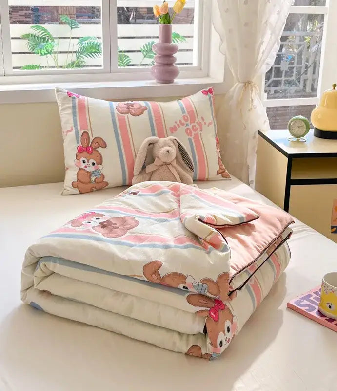 Cartoon printed white & yellow cooling blanket bedroom summer quilt