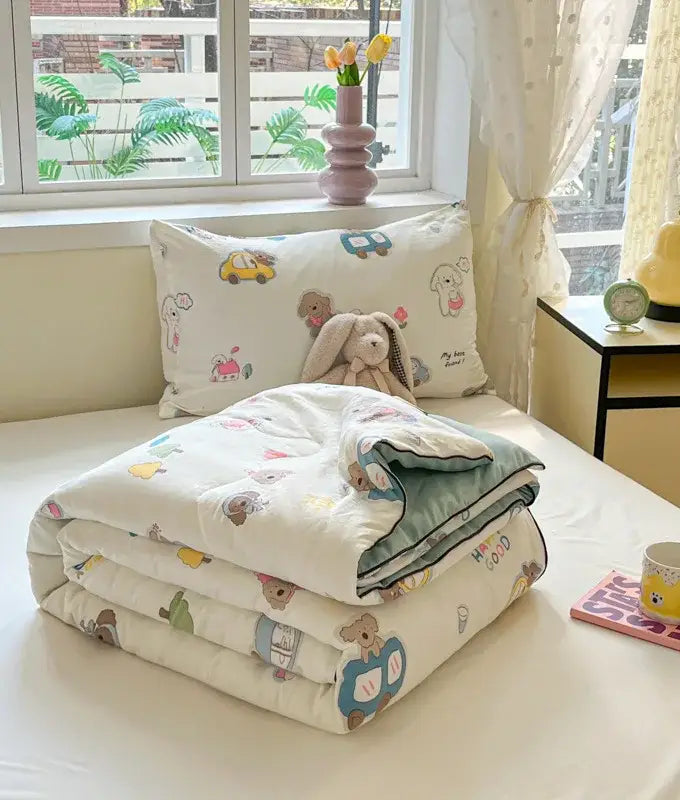 Cartoon printed white & yellow cooling blanket bedroom summer quilt
