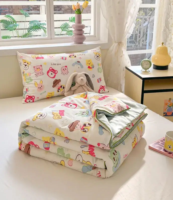 Cartoon printed white & yellow cooling blanket bedroom summer quilt