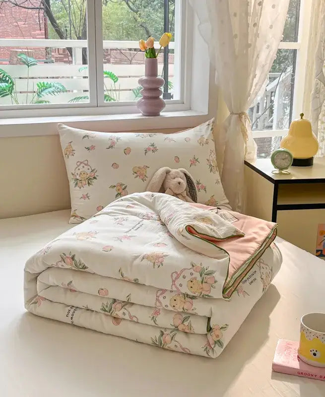 Cartoon printed white & yellow cooling blanket bedroom summer quilt