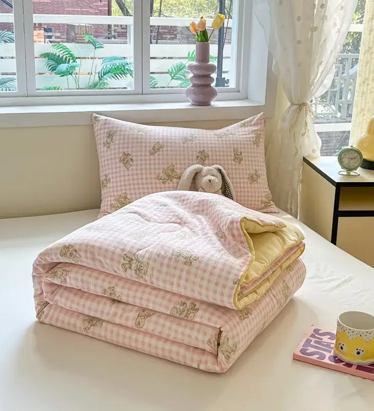 Cartoon printed white & yellow cooling blanket bedroom summer quilt