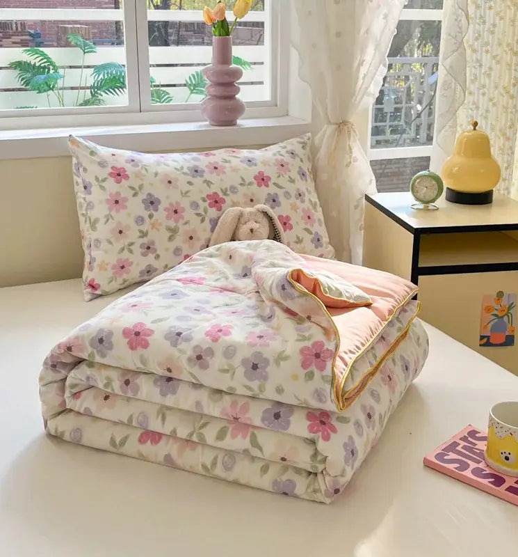 Cartoon printed white & yellow cooling blanket bedroom summer quilt