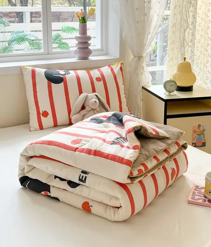 Cartoon printed white & yellow cooling blanket bedroom summer quilt
