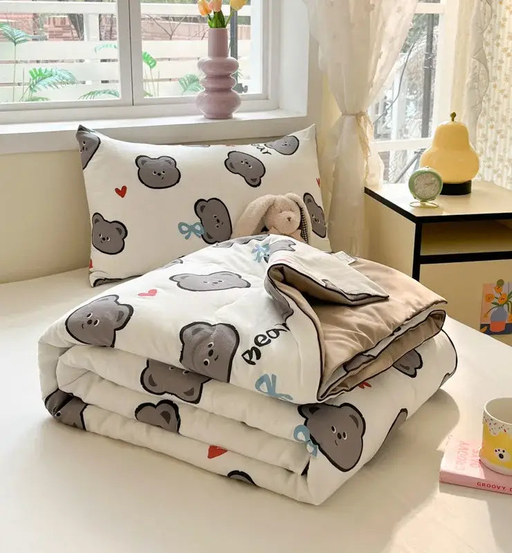 Cartoon printed white & yellow cooling blanket bedroom summer quilt