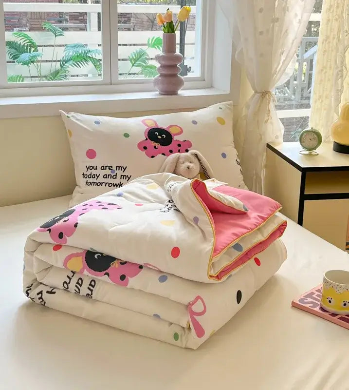 Cartoon printed white & yellow cooling blanket bedroom summer quilt