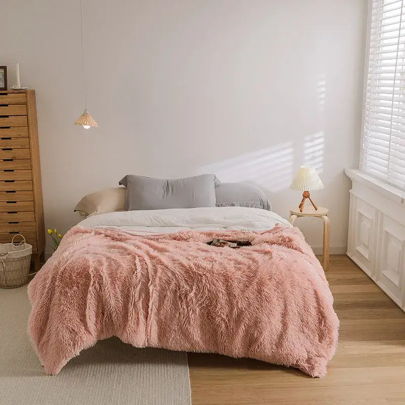 Cozy faux fur throw blanket pink bedroom soft fluffy texture