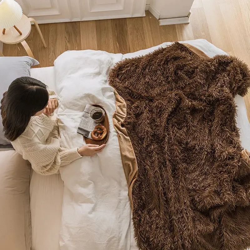 Cozy faux fur throw blanket pink bedroom soft fluffy texture