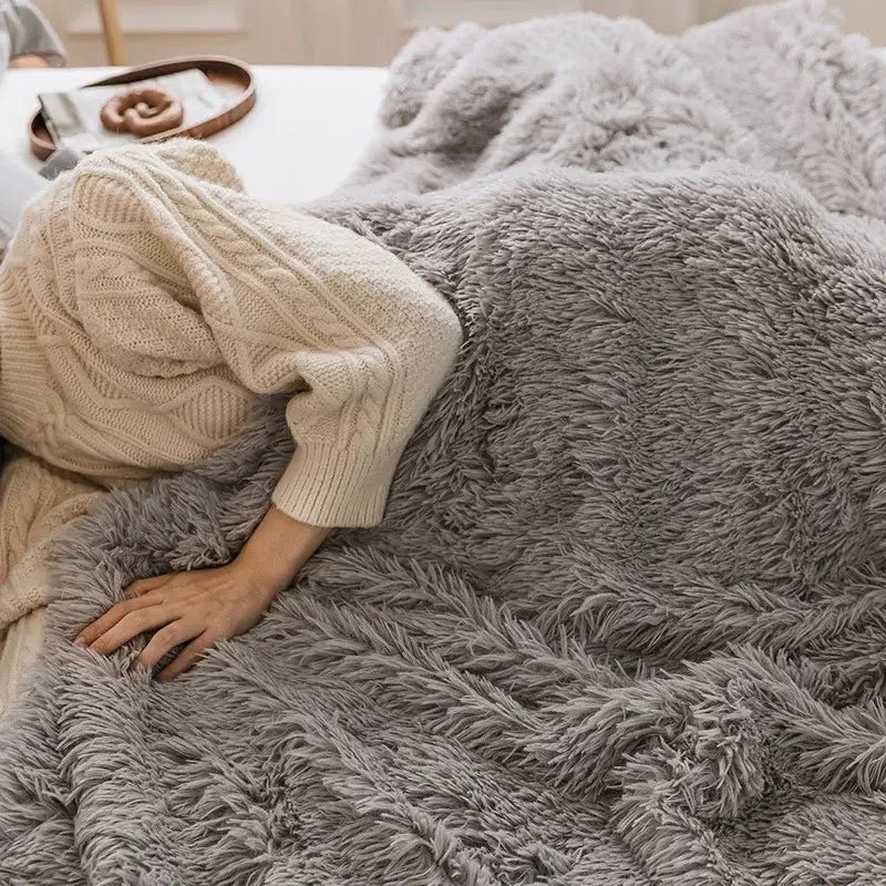 Cozy faux fur throw blanket pink bedroom soft fluffy texture