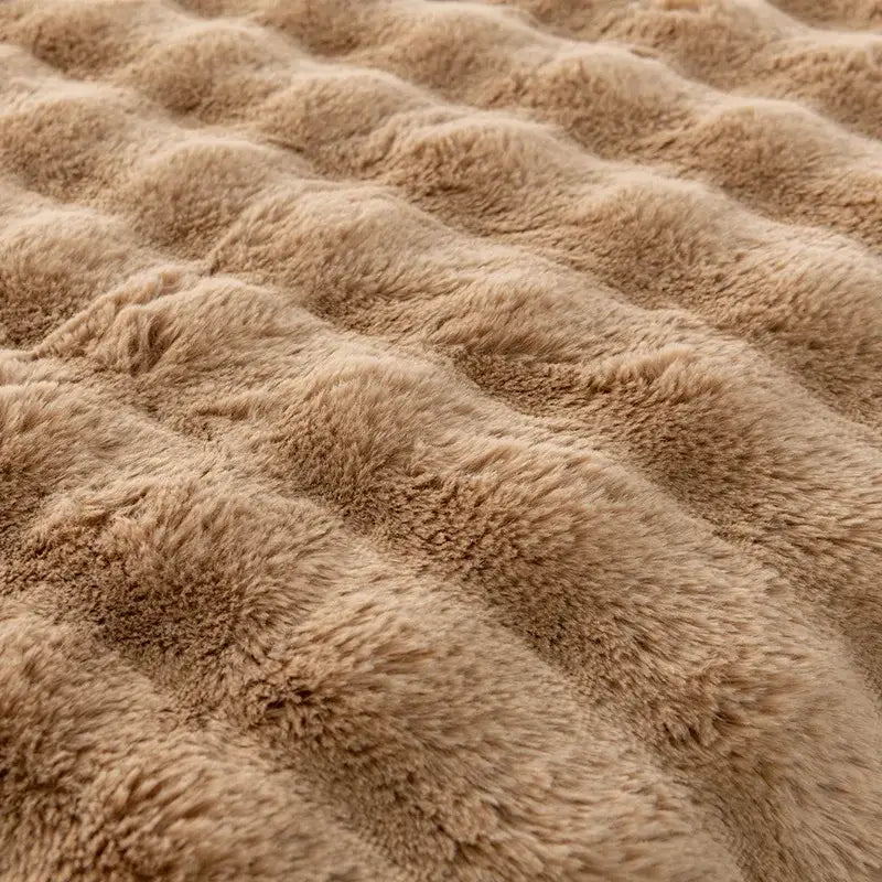 Cozy faux rabbit velvet cream plush blanket – bedroom wavy throw