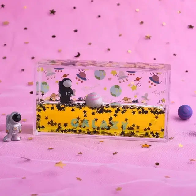 Astronaut drift keychain liquid hourglass stress relief bedroom decor