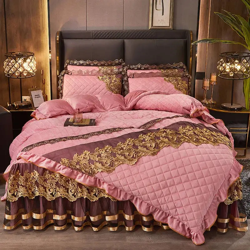 Black gold luxury crystal velvet bedding set bedroom quilted lace