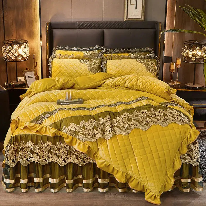Black gold luxury crystal velvet bedding set bedroom quilted lace