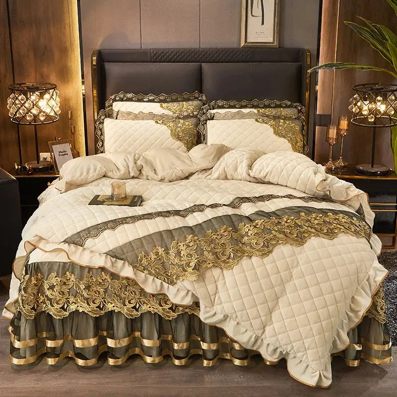 Black gold luxury crystal velvet bedding set bedroom quilted lace