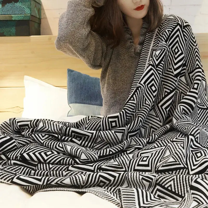Decorbites geometric tassel blanket black & cream living room throw