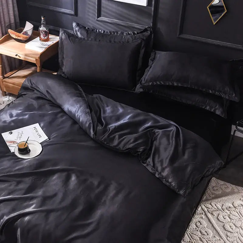 Luxurious cream satin silk bedding set for bedroom stitched edges