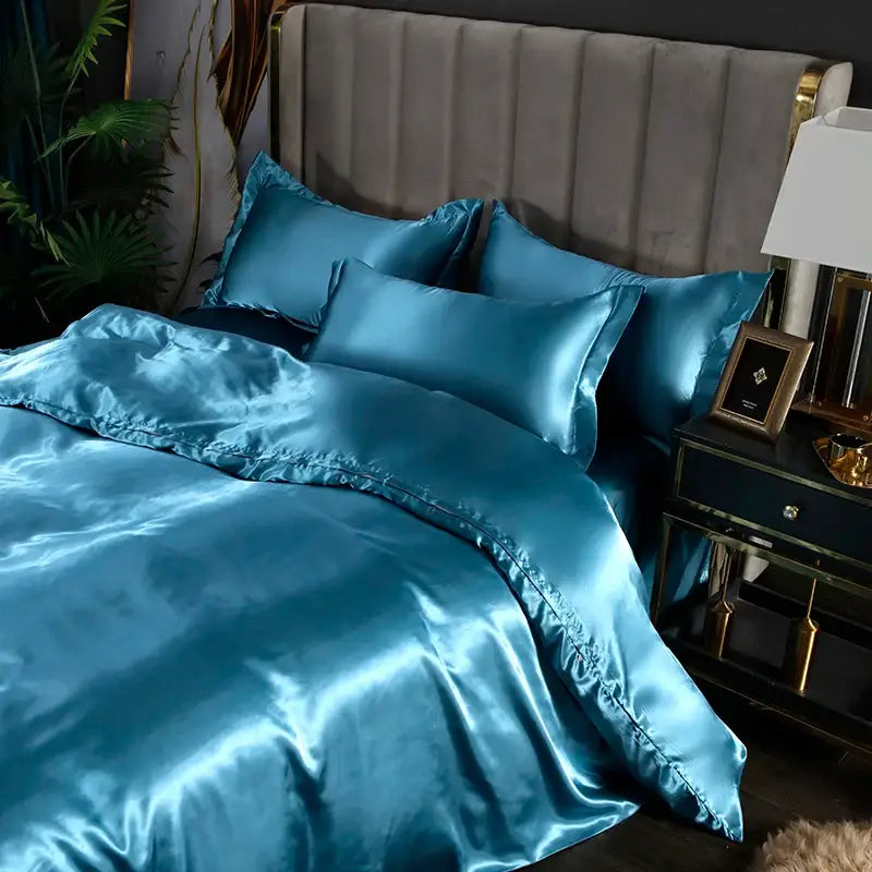 Luxurious cream satin silk bedding set for bedroom stitched edges