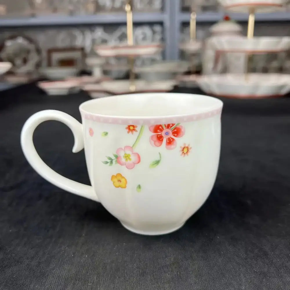 Floral scalloped white porcelain tulip dinnerware set dining room