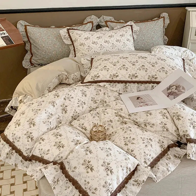 French floral bedding set – cream & brown ruffled bedroom decor