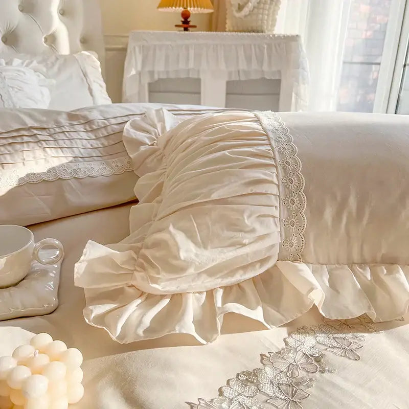French princess cream satin bedding set with flower embroidery bedroom
