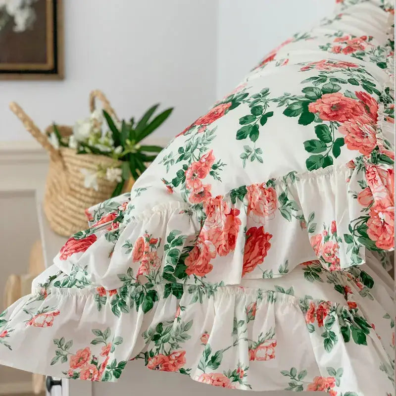 French vintage rose print bedding set with lace ruffles bedroom
