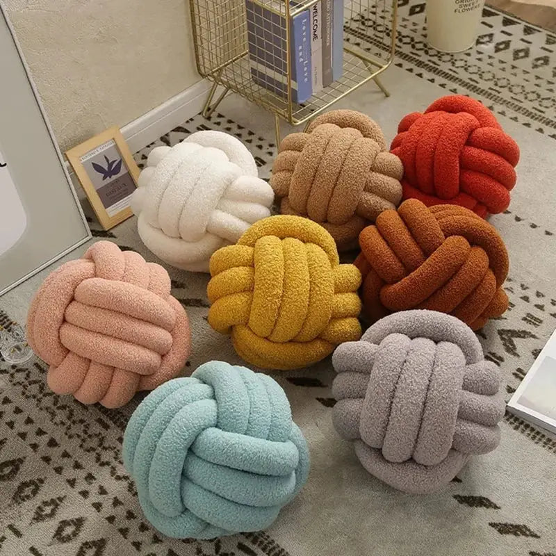 Handmade knotted boucle circle plush pillow bedroom decor