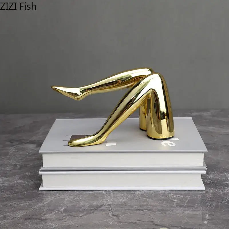 Modern gilded lips and leg resin figurines living room sculpture