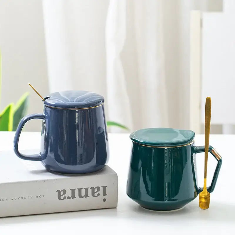 Navy & emerald ceramic mug set with gold spoons – kitchen drinkware