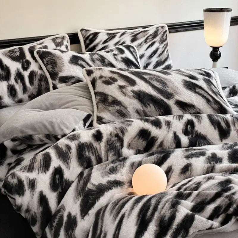 Plush black & white leopard cozy rabbit hair bed set bedroom
