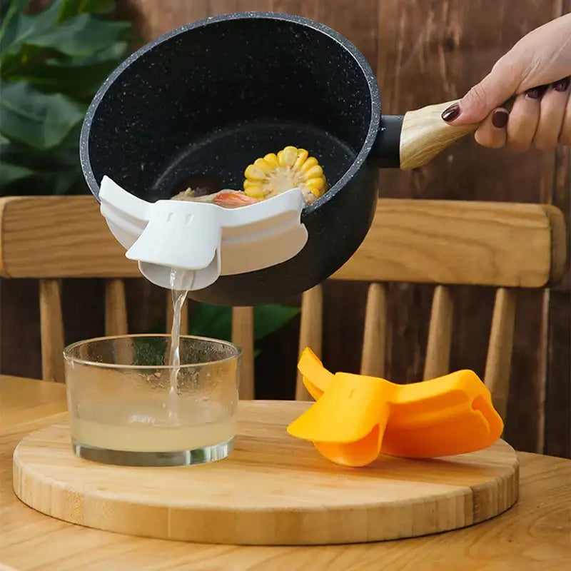 White and yellow decorbites duck beak funnel kitchen liquid divertor