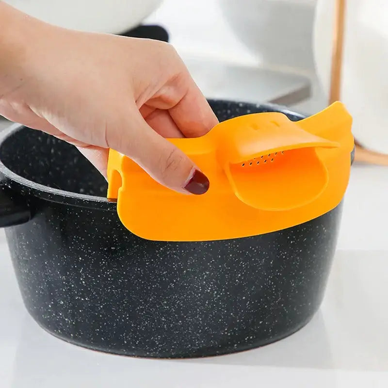 White and yellow decorbites duck beak funnel kitchen liquid divertor