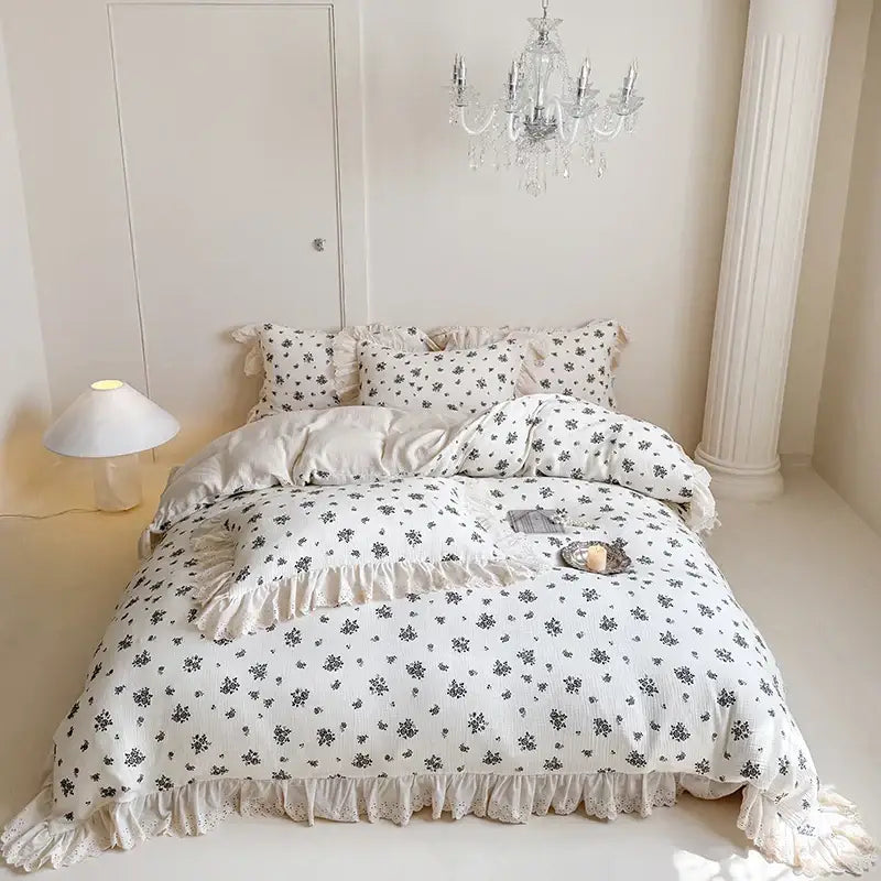 White floral cotton bedding set with lace ruffles for bedroom