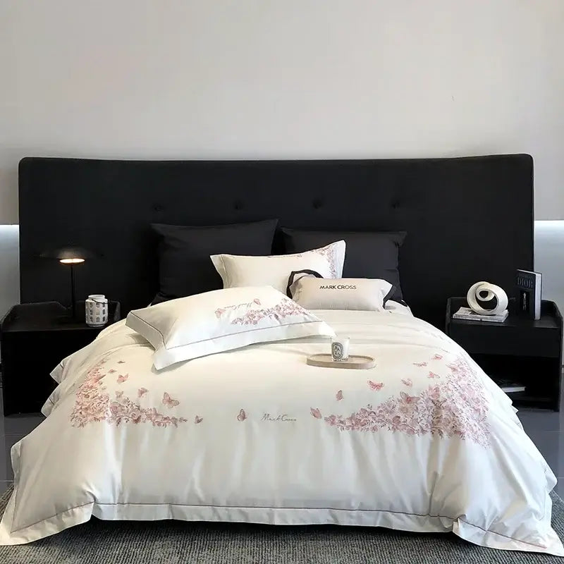 White floral egyptian cotton bedding sets bedroom linens with red piping